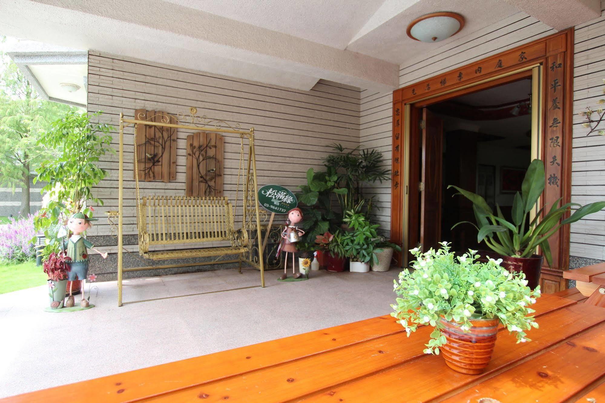 Yilan Pine Villa Homestay Luodong Exteriör bild