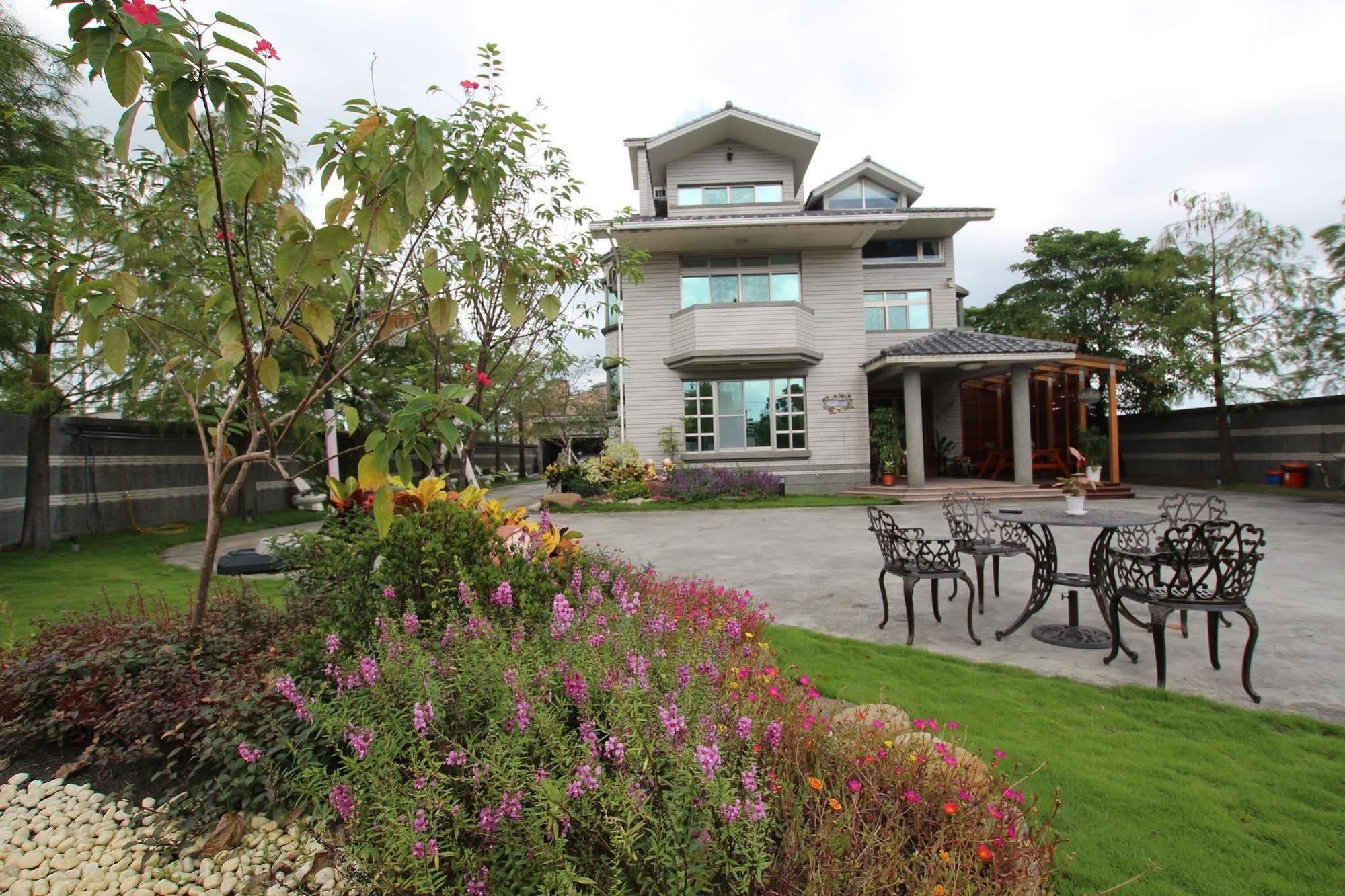 Yilan Pine Villa Homestay Luodong Exteriör bild