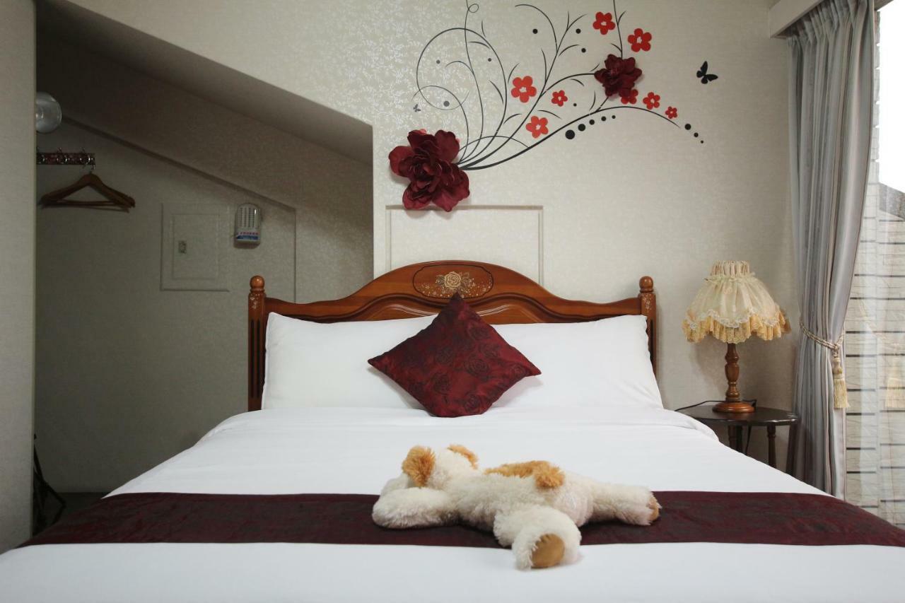 Yilan Pine Villa Homestay Luodong Exteriör bild