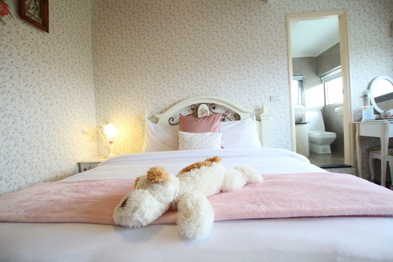 Yilan Pine Villa Homestay Luodong Exteriör bild