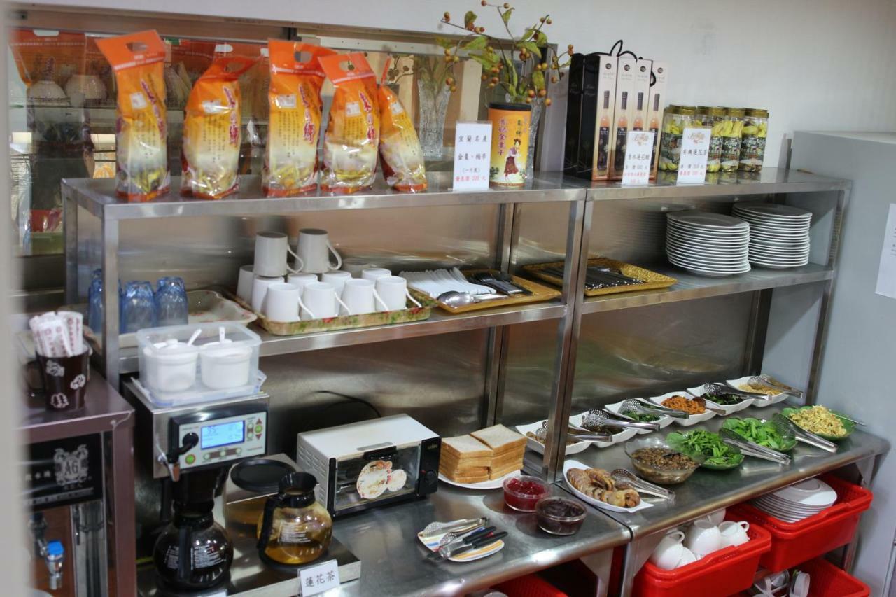 Yilan Pine Villa Homestay Luodong Exteriör bild
