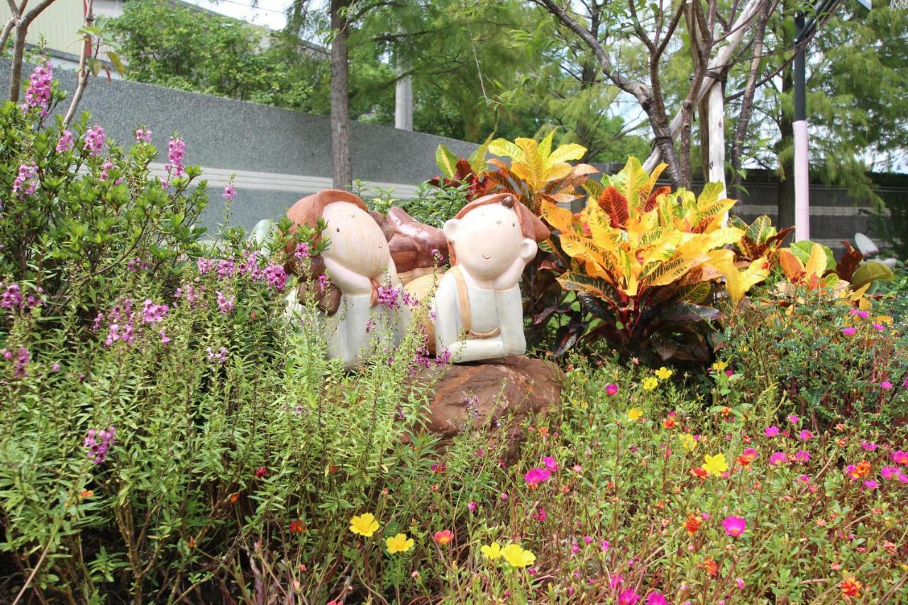Yilan Pine Villa Homestay Luodong Exteriör bild