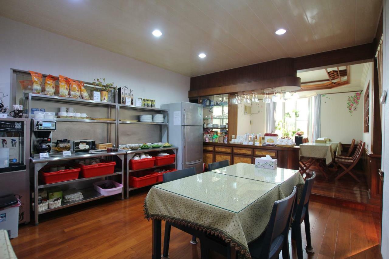 Yilan Pine Villa Homestay Luodong Exteriör bild